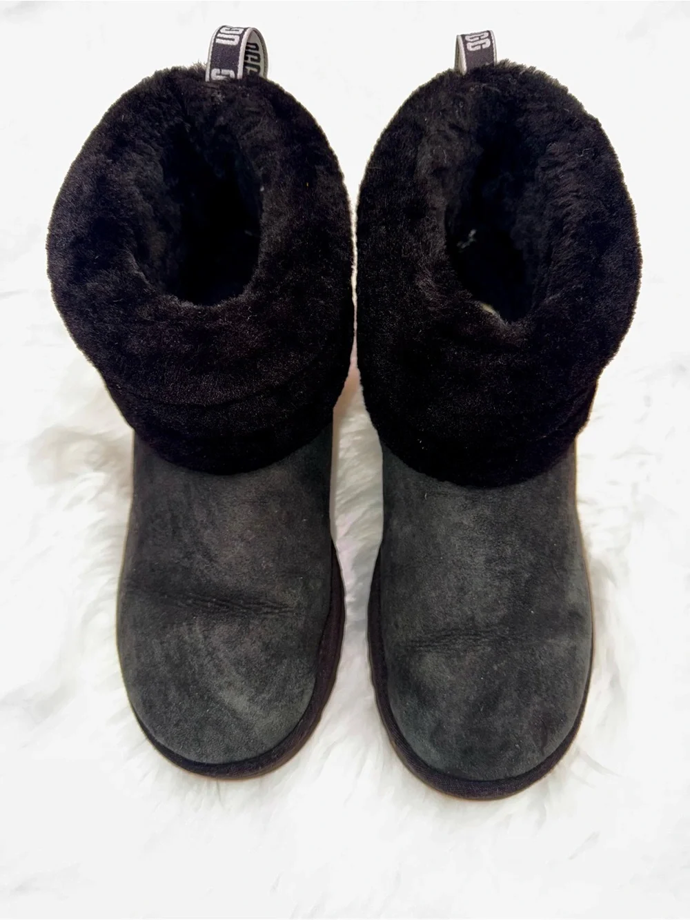 UGG Classic Mini Fluff Quilted Womens Sz 9 Black Suede Shearling Cuff EUC